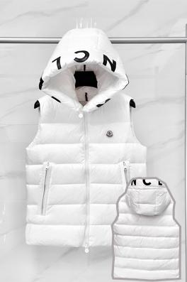モンクレール服コピー激安  ダウンベスト ♡　  フードロゴポイント　1.2.3.4サイズ　ホワイト・ブラック