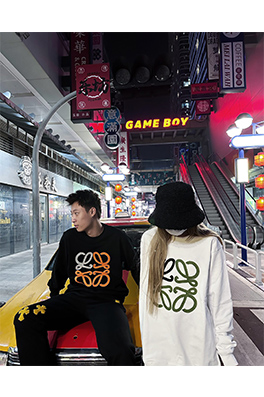【入手困難✨】ロエベ服コピー スウェットTシャツ   ♡   2カラー ♡  ＸＳ～Ｌ  ♡  すぐ品切れになる商品の一つ   ♡
