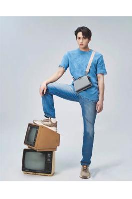 フェンディ ニット 半袖Tシャツ フリンジニットセーター - 暖かく快適なファッション