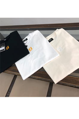 フェンディ半袖Tシャツ コピー  FENDI 全く新しいデザインによるインスピレーション 極上のファッション性を持つTシャツ