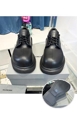 バレンシアガ ブーツ スーパーコピー    BALENCIAGA 最もホットミッキー・ディビーシューズ、バレンシアガのアイコンマークを搭載した