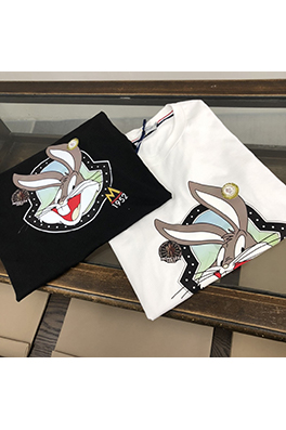 モンクレール  精巧なロゴデザインの純綿Tシャツ