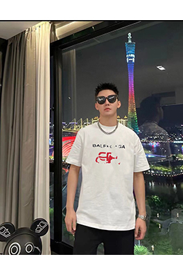 バレンシアガ 壊れたロック文字ロゴ半袖Tシャツ