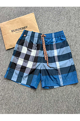 バーバリー  クラシックなチェック柄ショートパンツ