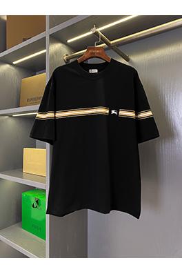 バーバリー 新しいラベルデカール半袖Tシャツ。