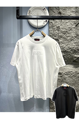 グッチ 新しい刺繍ロゴ半袖Tシャツ