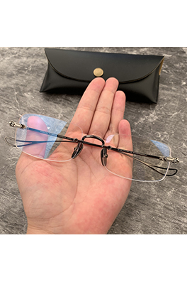 クロムハーツコピーフレームレスビジネス金糸辺パンチ眼鏡