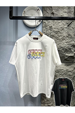 グッチスーパーコピー新しい虹の刺繍文字半袖Tシャツ