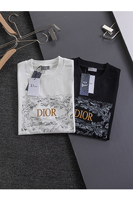 ディオールコピー25ss胸の花のアルファベットロゴ半袖Tシャツ