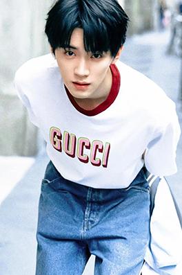 グッチ新作 シャドウレタリング 半袖Tシャツ
