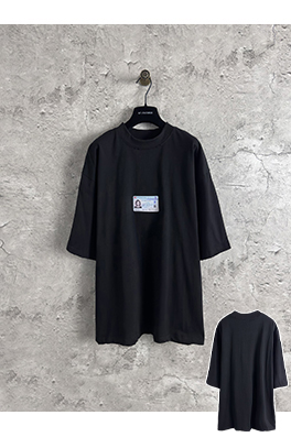 バレンシアガコピーIDカードデザインプリントTシャツ