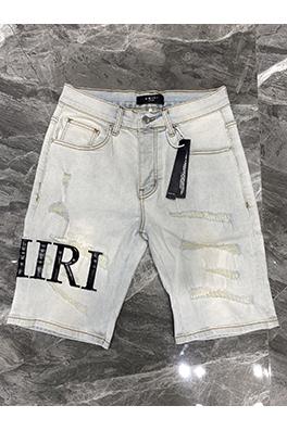 アミリファッションの穴の開いたショートパンツ