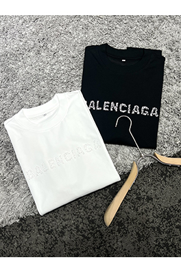 バレンシアガ新しいパール文字ロゴ半袖Tシャツ