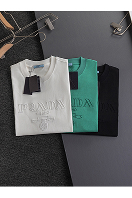プラダ胸に空いた文字トーテム刺繍半袖Tシャツ