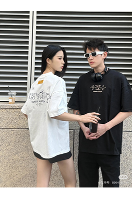 ルイヴィトン新しい刺繍ロゴ半袖Tシャツ