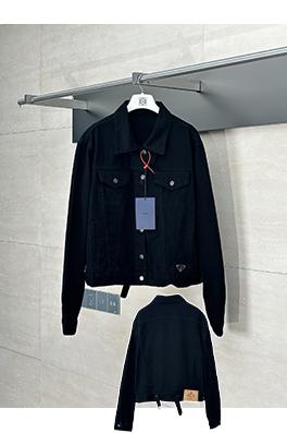 プラダ 新しいロゴデニムジャケット