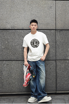 ルイヴィトン 新作スタンププリント半袖Tシャツ