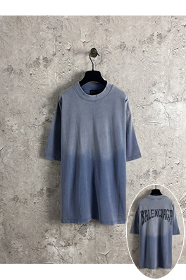 バレンシアガ バックバットロゴプリント半袖Tシャツ