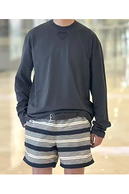 プラダコピー 三角マークの長袖シャツ