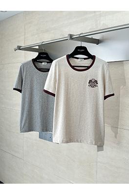 セリーヌスーパーコピー 新しいラウンドネックバッジ刺繍半袖Tシャツ