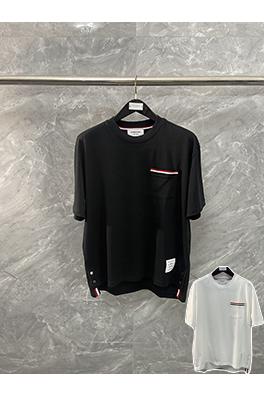 トムブラウンクラシックルーズバージョン胸ポケットラウンドネックTシャツ