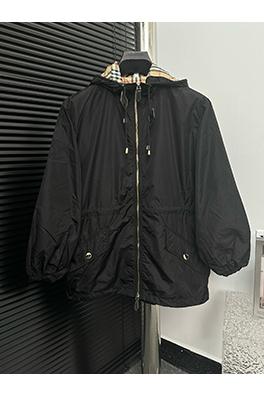 バーバリーコピー クラシックな両面ウインドブレーカーの薄いジャケット