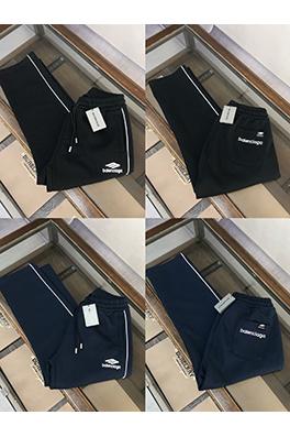 バレンシアガ刺繍ロゴパンツ