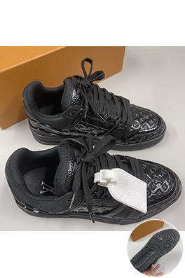 Louis Vuitton Trainer 25Ss 黒武士エナメルスニーカー