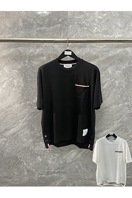 トムブラウンクラシックルーズバージョン胸ポケットラウンドネックTシャツ