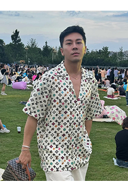ルイヴィトンタイラーのコラボレーションプリントシャツ