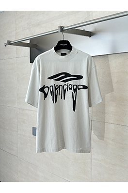 バレンシアガ 溶けたアルファベットプリント半袖Tシャツ