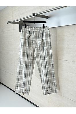 バーバリー ランウェイスタイルのクラシックチェックのジップアップパンツ