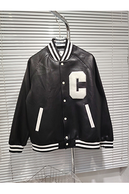 セリーヌ ファッションショーの学院風のジャケット