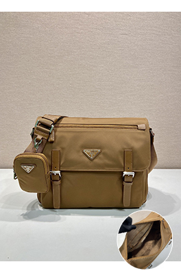 プラダ 新しい Re-Nylon リサイクルナイロンメッセンジャーバッグ