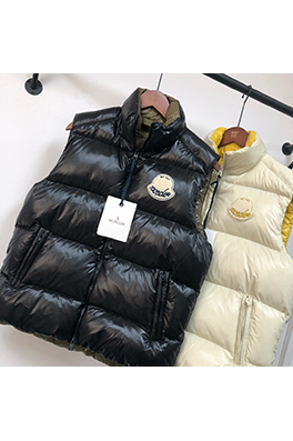 モンクレールスーパーコピー Lipsi 新しい色のダウンベスト