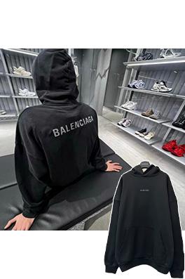 バレンシアガ フロントとバックにラインストーンが付いたフード付きスパーカー