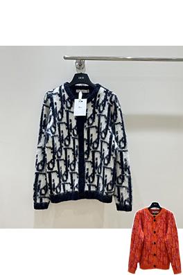 ディオール 新しいモデルに文字が入ったモヘアニットカーディガン