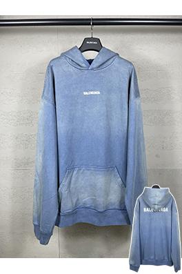 バレンシアガ フロントバックにロゴ刺繍ウォッシュのダメージフード付きスパーカー