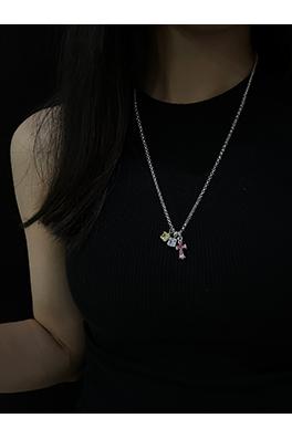 クロムハーツ 新しいクロスホワイトゴールドメッキシュガーキューブネックレス