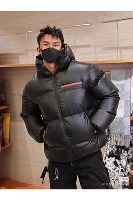 プラダ 新しい赤いストライプの真空ダウンジャケット