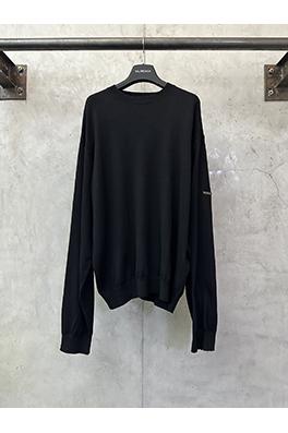 バレンシアガ 新作カシミアラウンドネックニットセーター