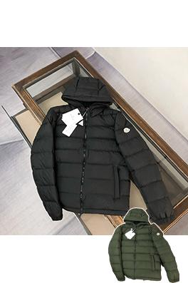 モンクレール Laveraet フード付きショートダウンジャケット