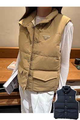 プラダ スタンドカラーバッジダウンベスト