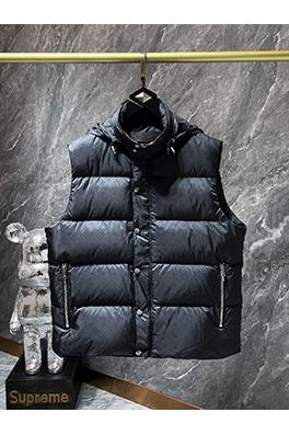 クロムハーツコピー 新しいダークパターンのフード付きダウンベスト