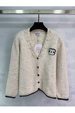 シャネル 新しいモデルパールニットカーディガン