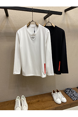 プラダ クラシックなユニセックスクルーネック長袖シャツ