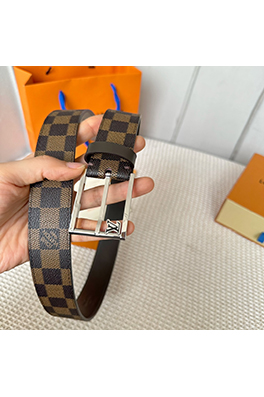 ルイヴィトン 新しいベルトシリーズ