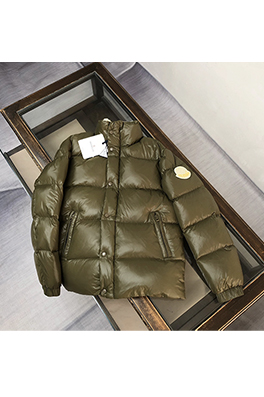 モンクレールコピー Tripiti 新しいカップルショートダウンジャケット