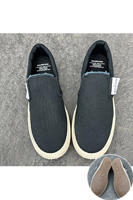 バレンシアガ PARIS SLIP ON GRAFFITI ウェアスタイルホワイトブラックカップルスニーカー