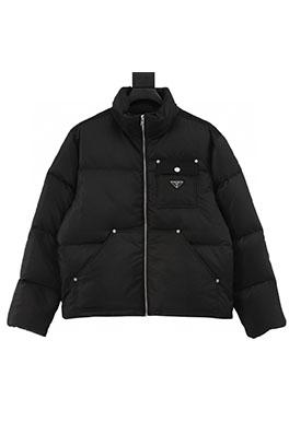 プラダ 新作ナイロンロゴフラップポケットスタンドカラーダウンジャケット